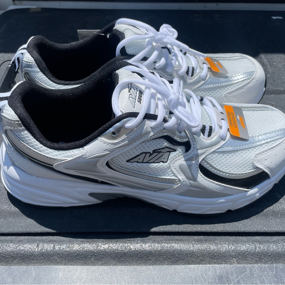 Avia 5000 Men’s White and Black Men's Running Shoes Sz 11
